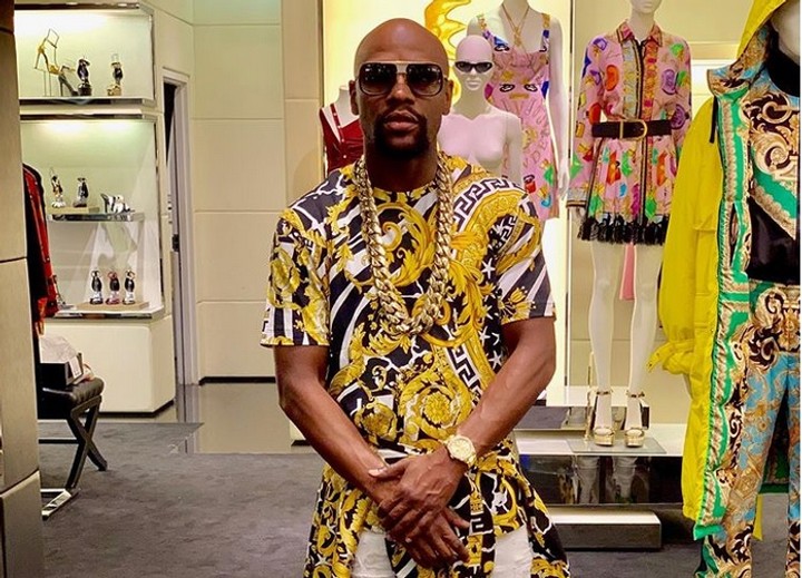 Chystá sa návrat Floyda Mayweathera?